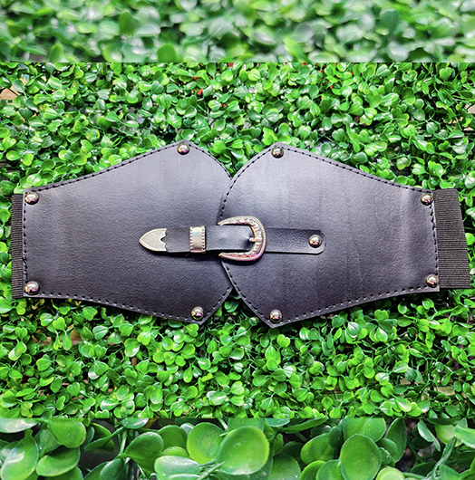 Cinturilla Negra Con remaches metálicos y hebilla