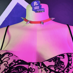 Chocker Rojo con puas medianas