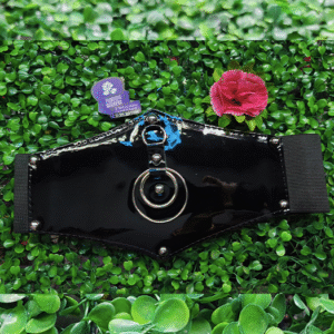 Cinturilla negra con aros metálicos